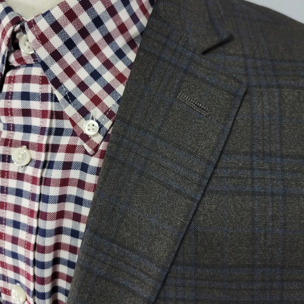Van Heusen Men's Sport Coat Blazer Two Button Brown Plaid Poly‎ Bend Slim 40R